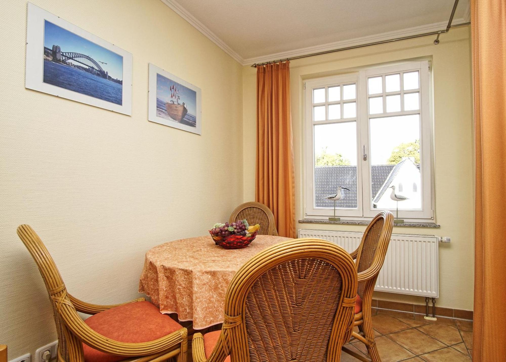 Villa Laetitia Fewo 16 - Strandnah, Balkon Binz Exterior foto